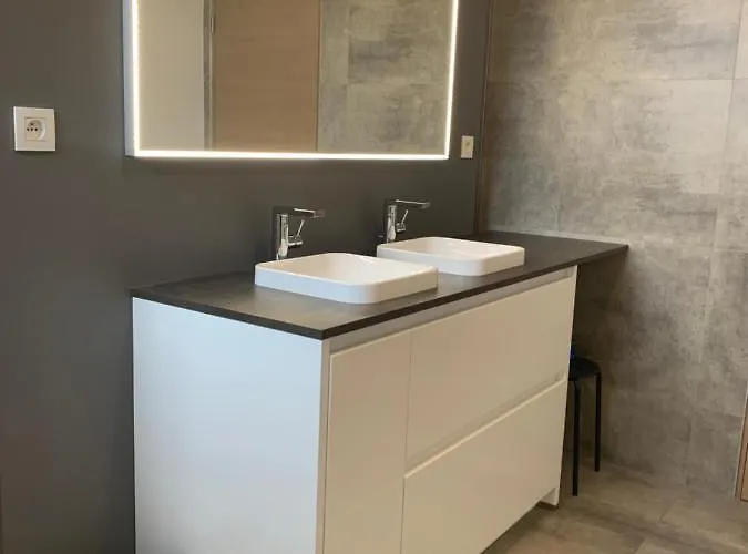 Le Lièvre Debout - Et Sauna Hébergement de vacances *